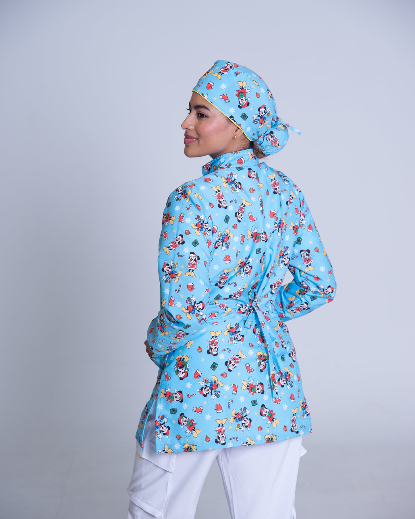 Bata médica premium antifluido holiday Dreamy Scrubs