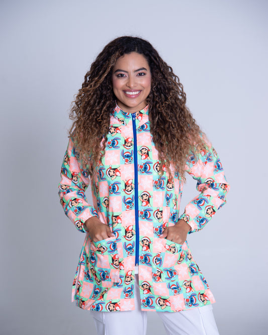 Bata médica premium antifluido holiday Dreamy Scrubs