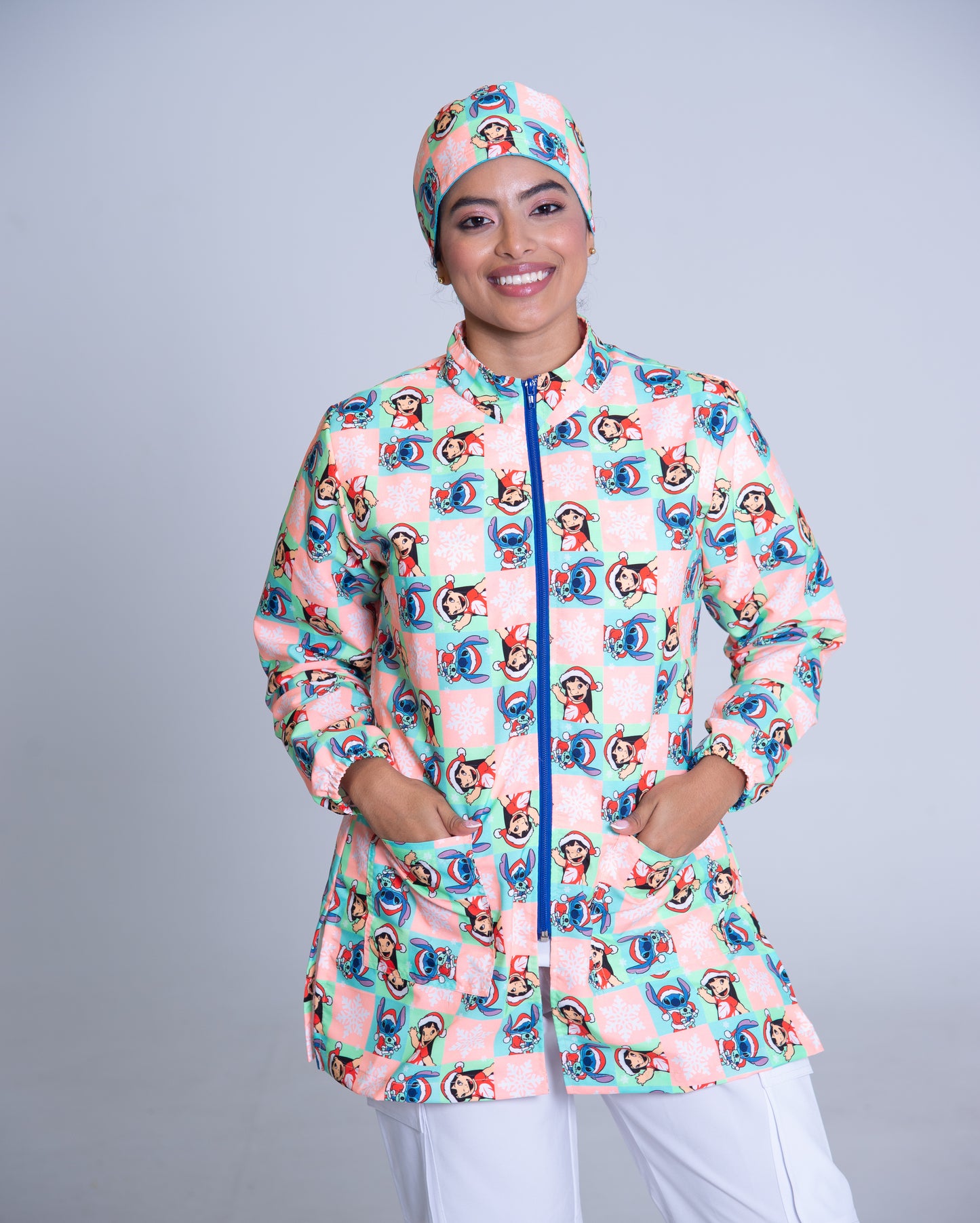 Bata médica premium antifluido holiday Dreamy Scrubs