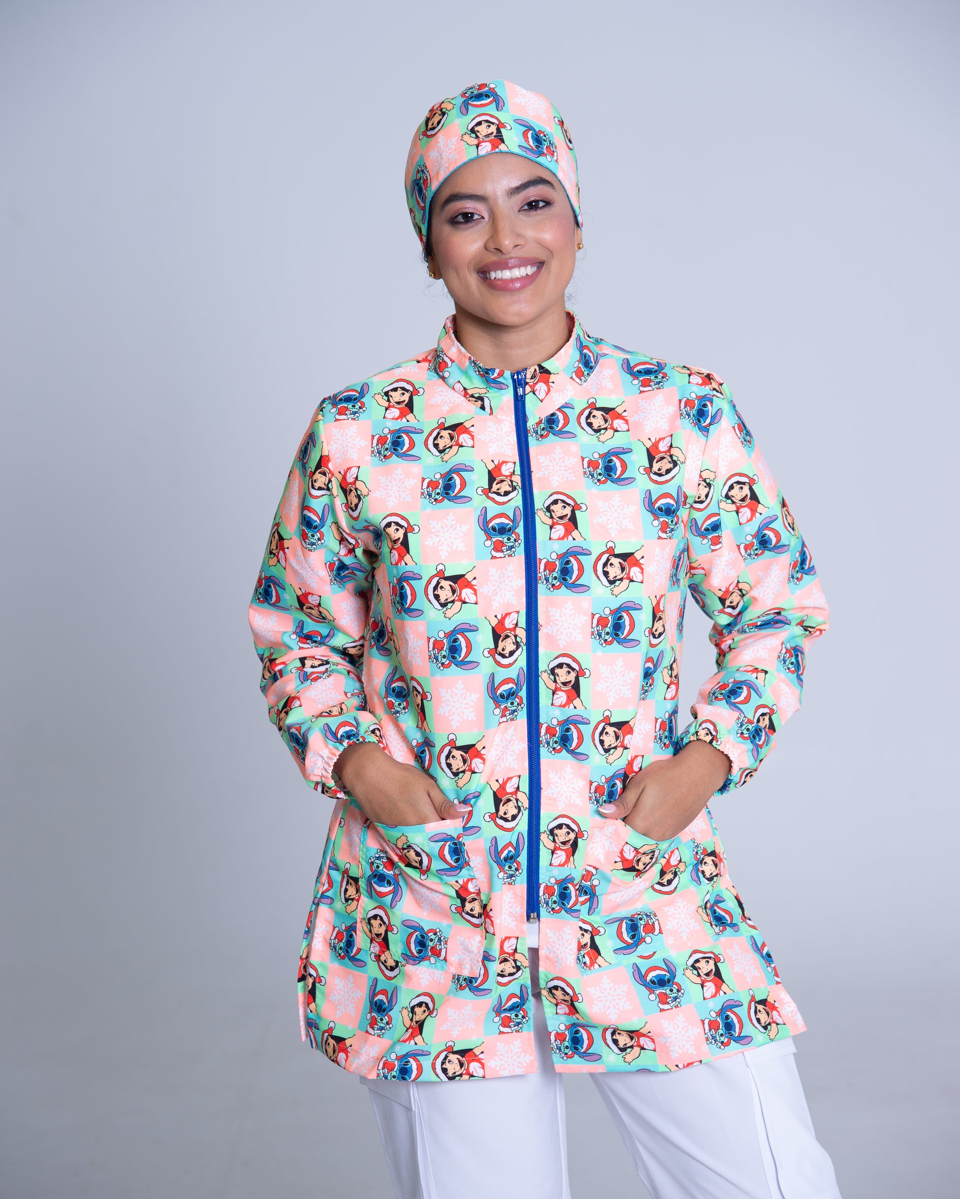 Bata médica premium antifluido holiday Dreamy Scrubs