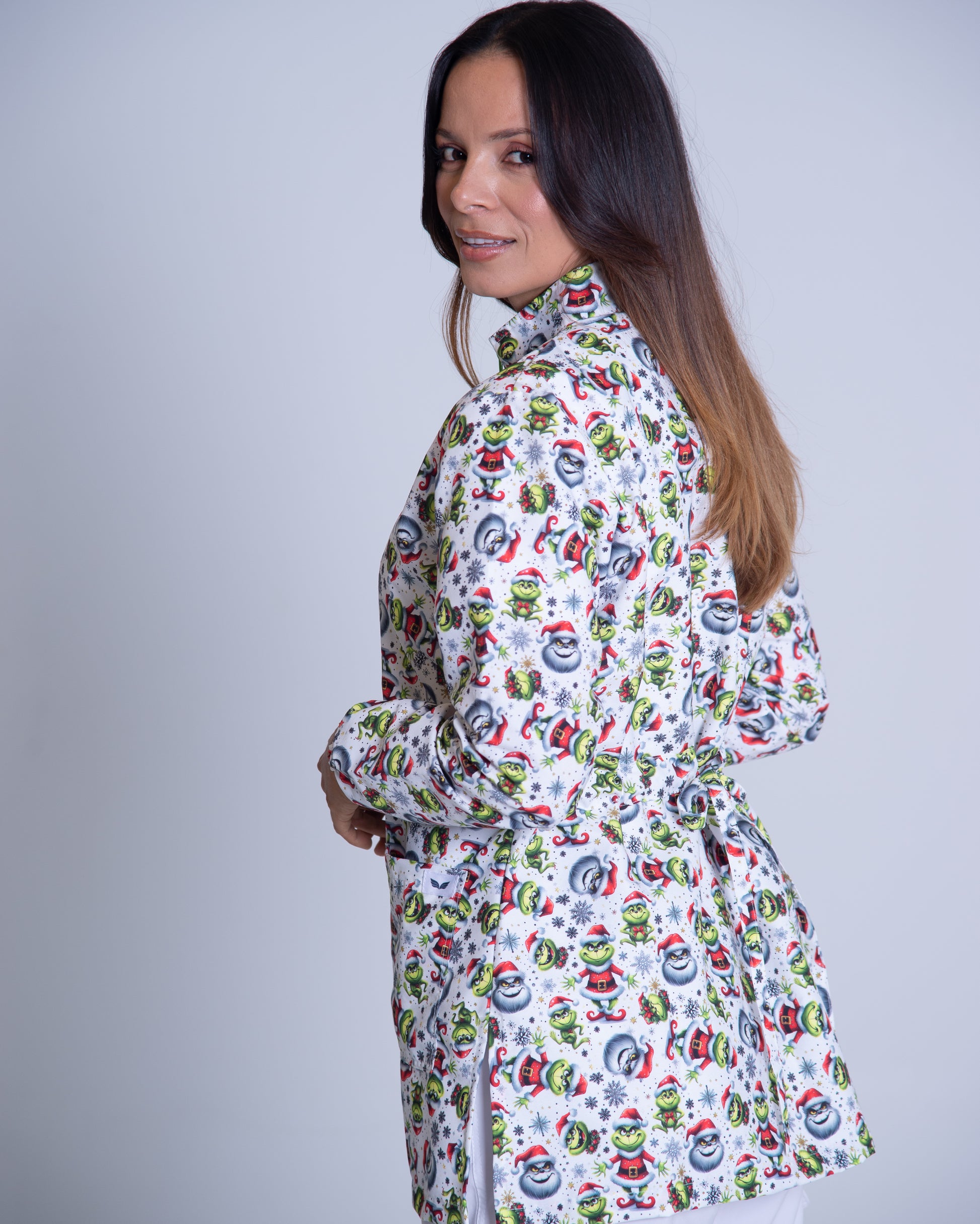 Bata médica premium antifluido holiday Dreamy Scrubs