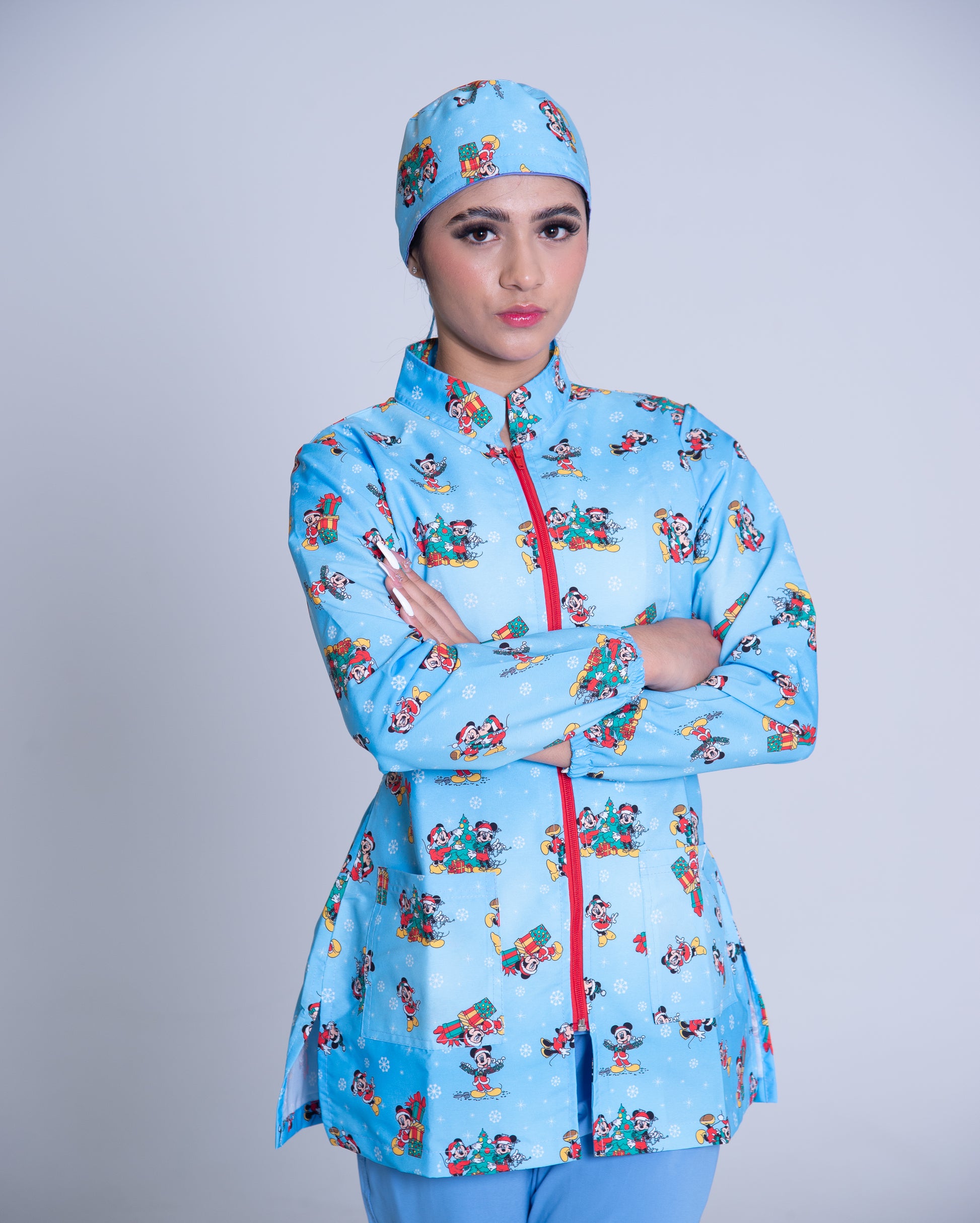 Bata médica premium antifluido holiday Dreamy Scrubs