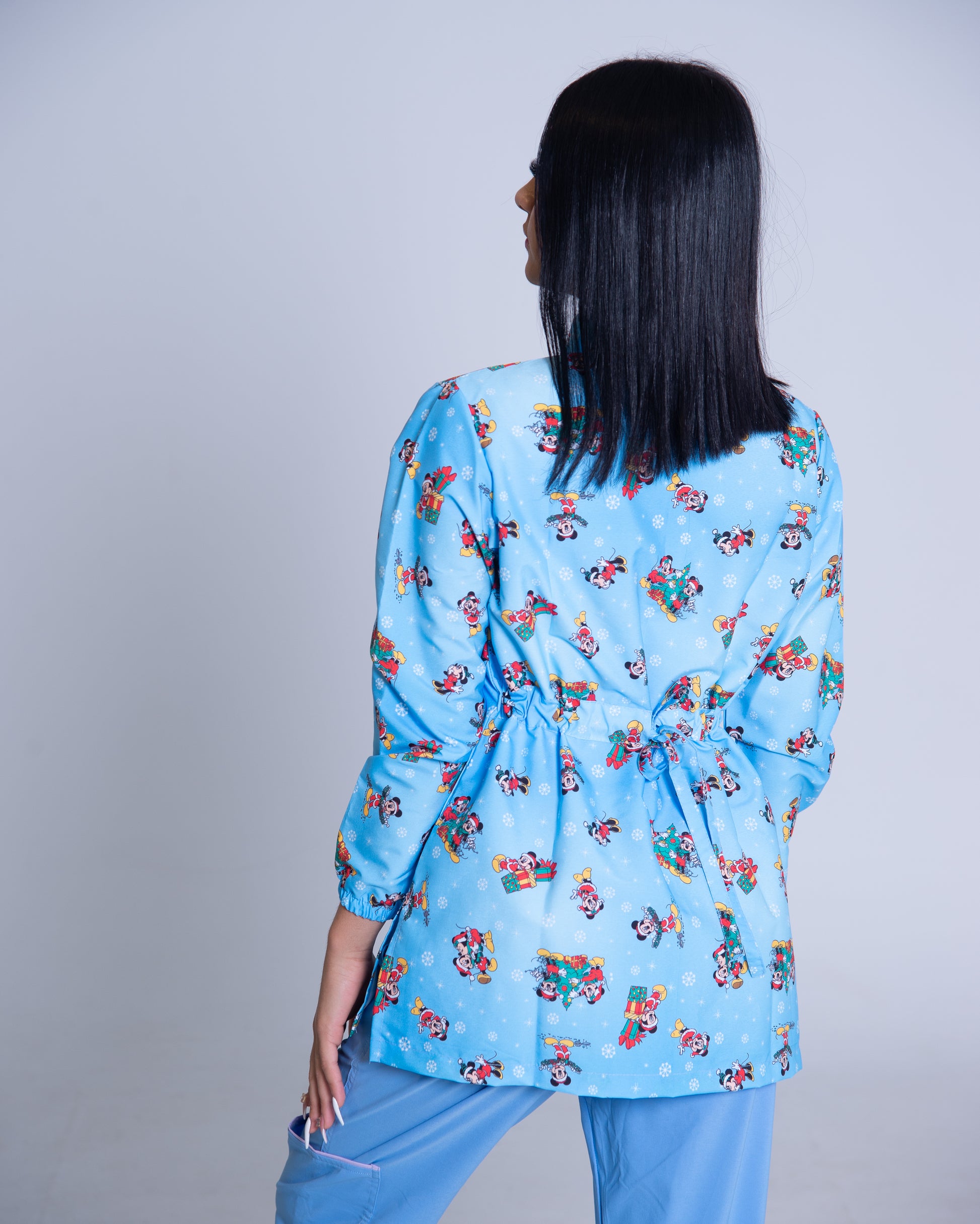 Bata médica premium antifluido holiday Dreamy Scrubs