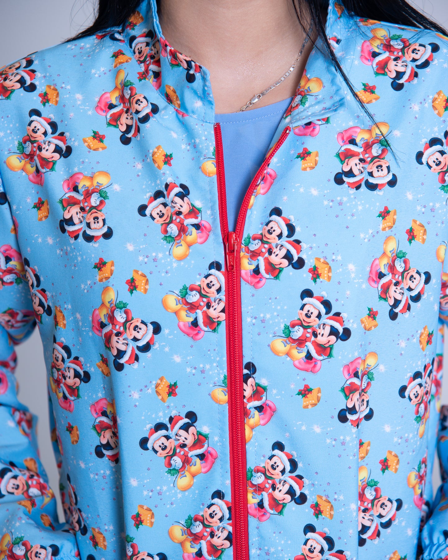 Bata médica premium antifluido holiday Dreamy Scrubs