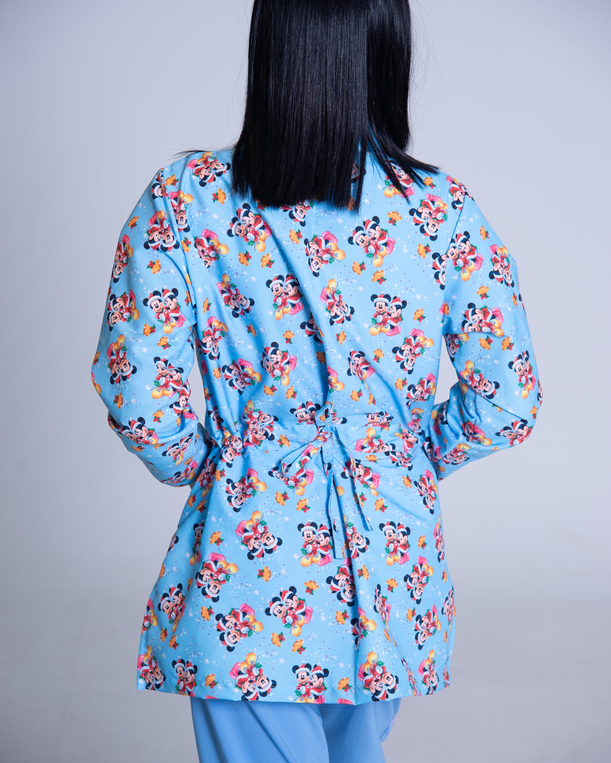 Bata médica premium antifluido holiday Dreamy Scrubs