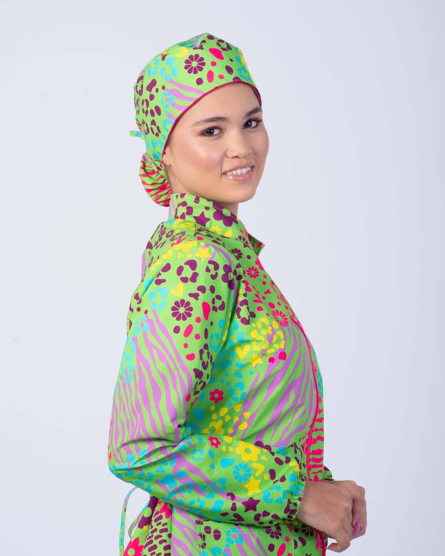 Bata médica premium antifluido diseño Oshosi Dreamy Scrubs