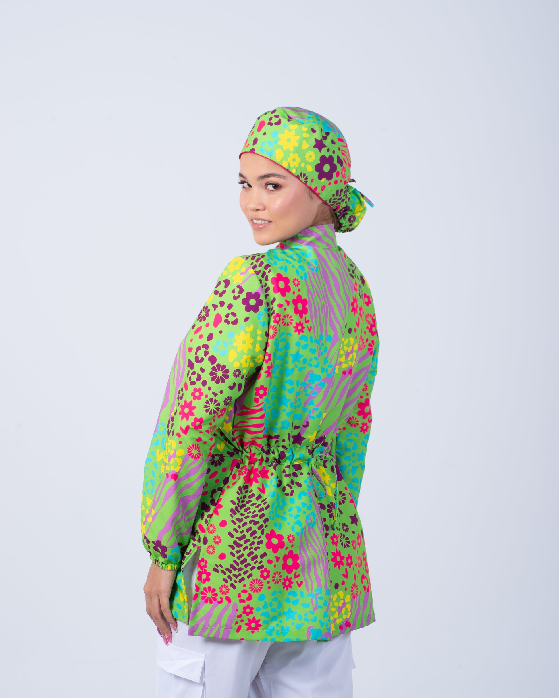 Bata médica premium antifluido diseño Oshosi Dreamy Scrubs