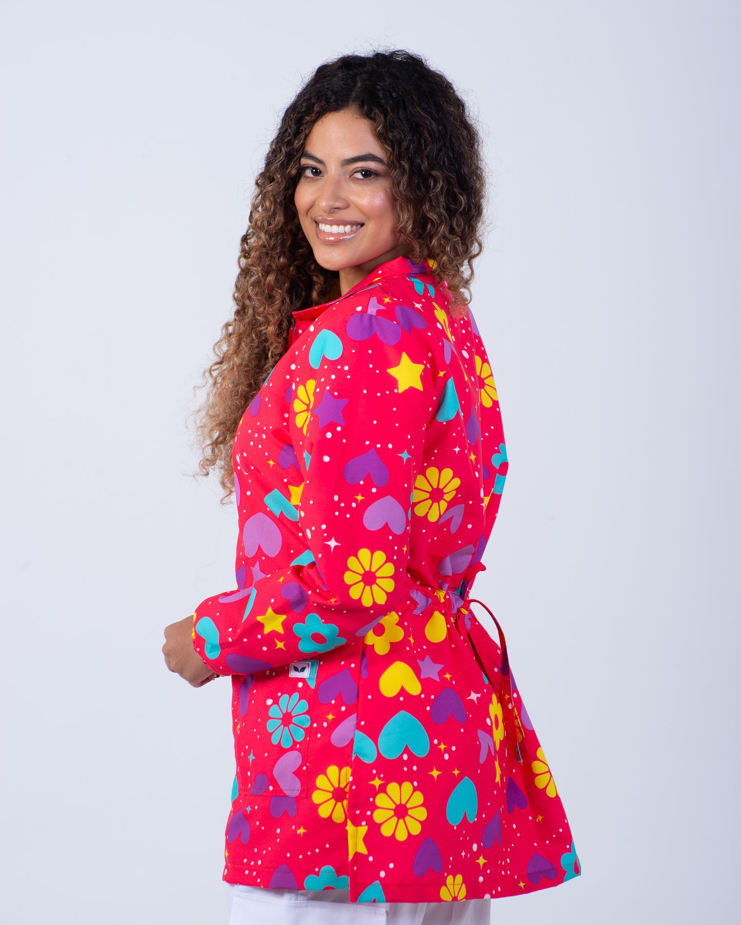 Bata médica premium antifluido diseño Oshosi Dreamy Scrubs