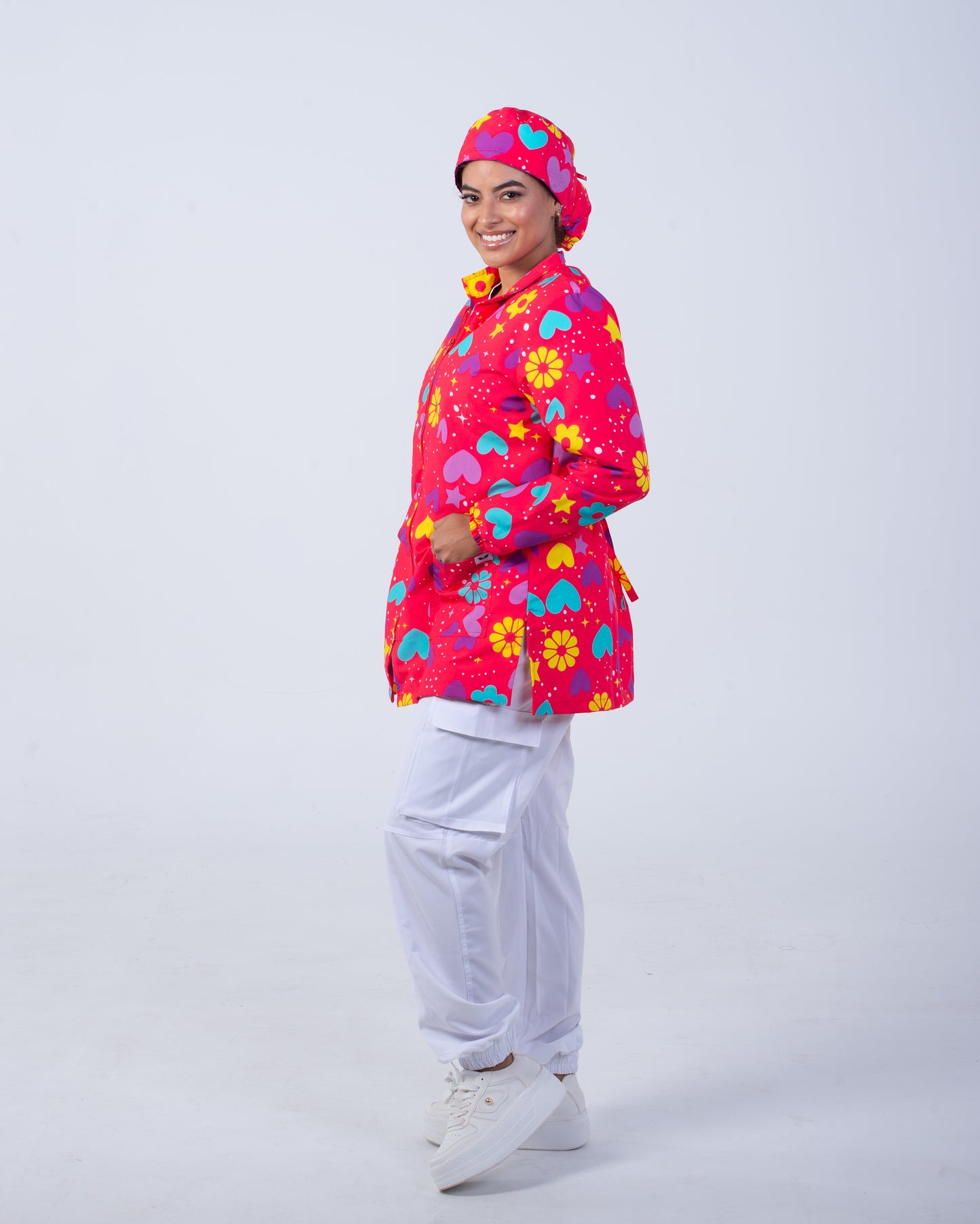 Bata médica premium antifluido diseño Oshosi Dreamy Scrubs