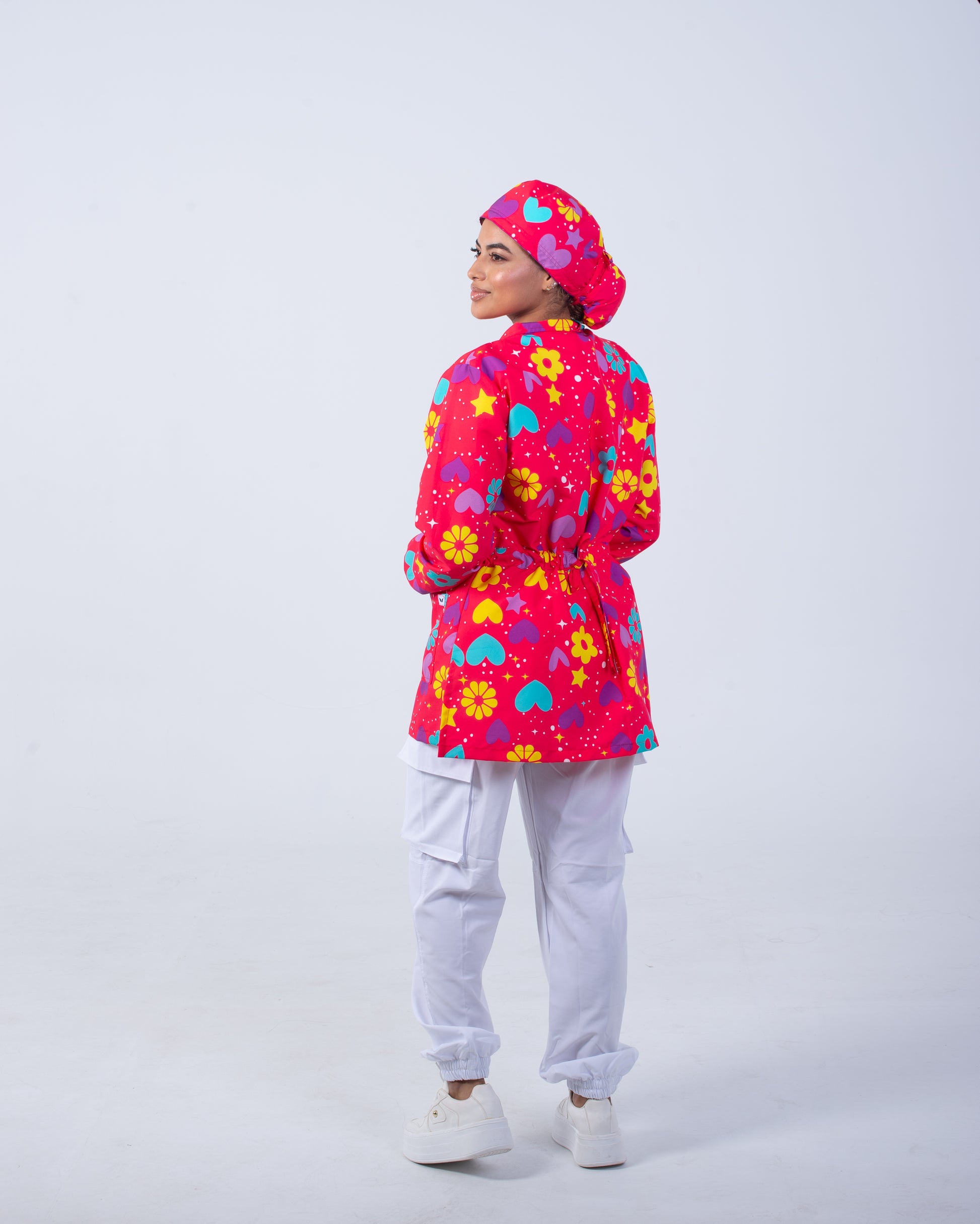 Bata médica premium antifluido diseño Oshosi Dreamy Scrubs