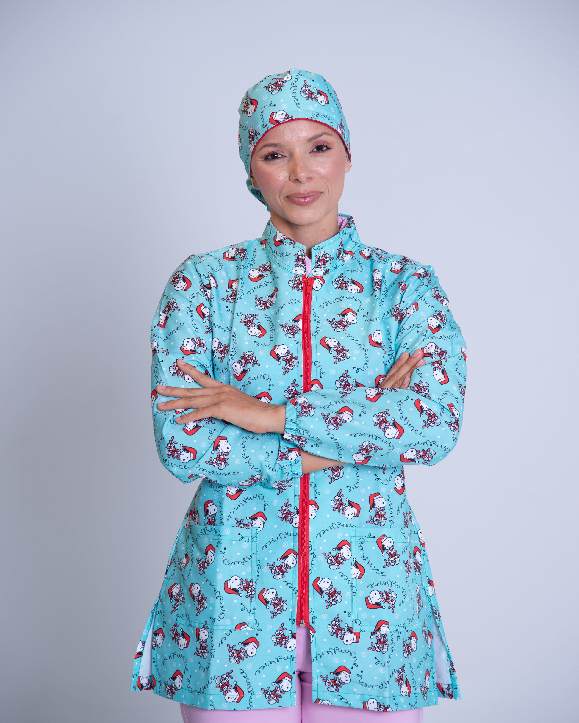 Bata médica premium antifluido holiday Dreamy Scrubs