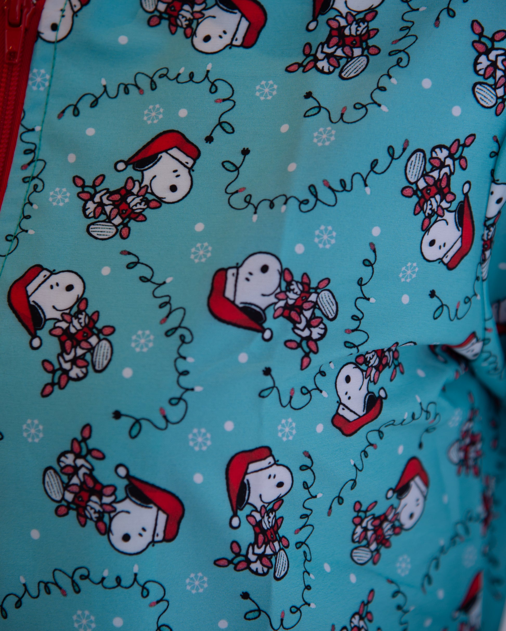 Bata médica premium antifluido holiday Dreamy Scrubs