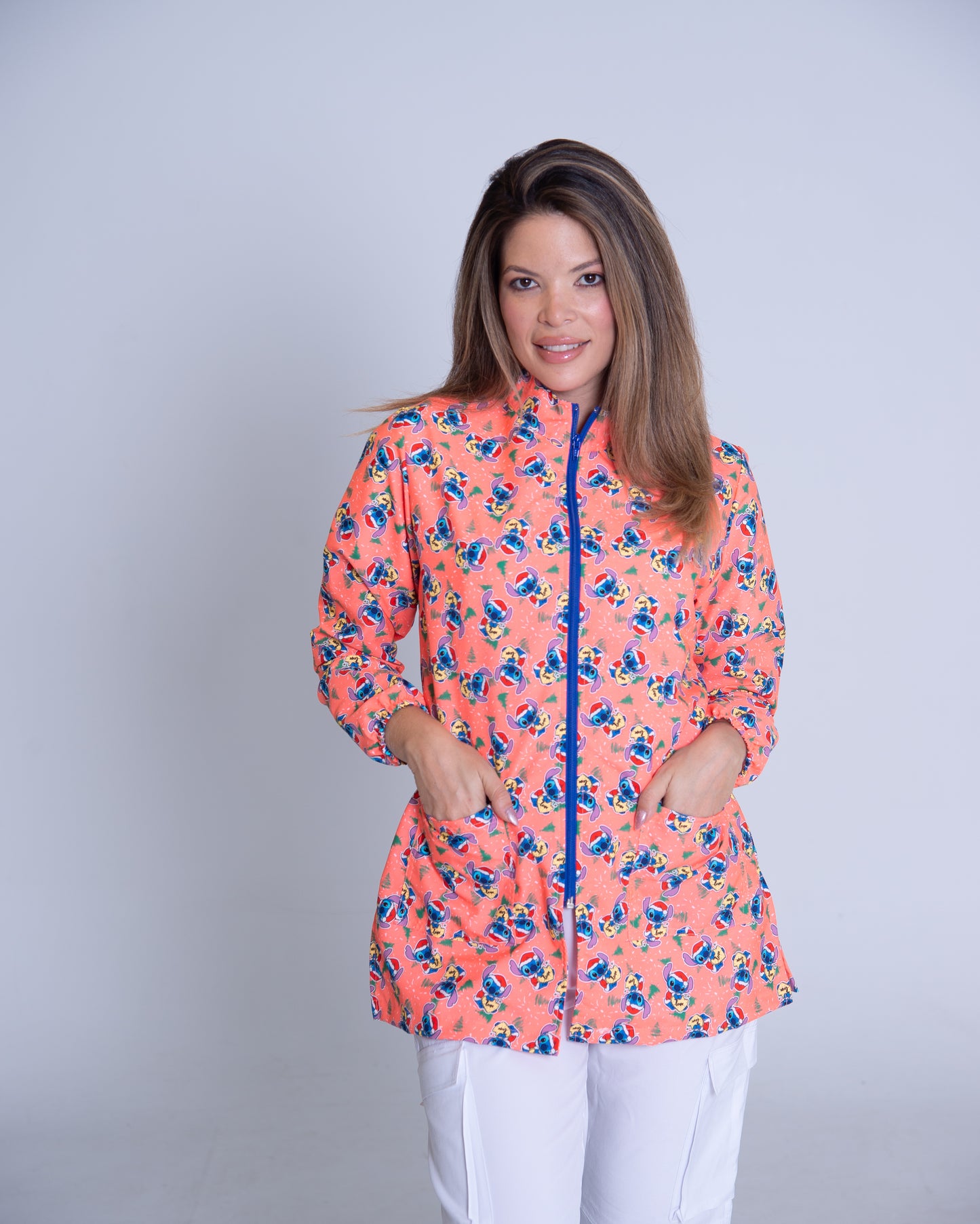 Bata médica premium antifluido holiday Dreamy Scrubs