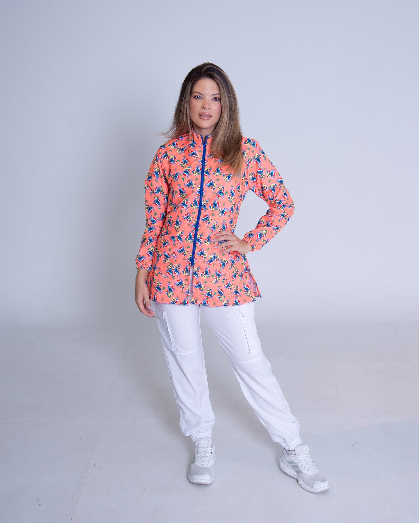 Bata médica premium antifluido holiday Dreamy Scrubs