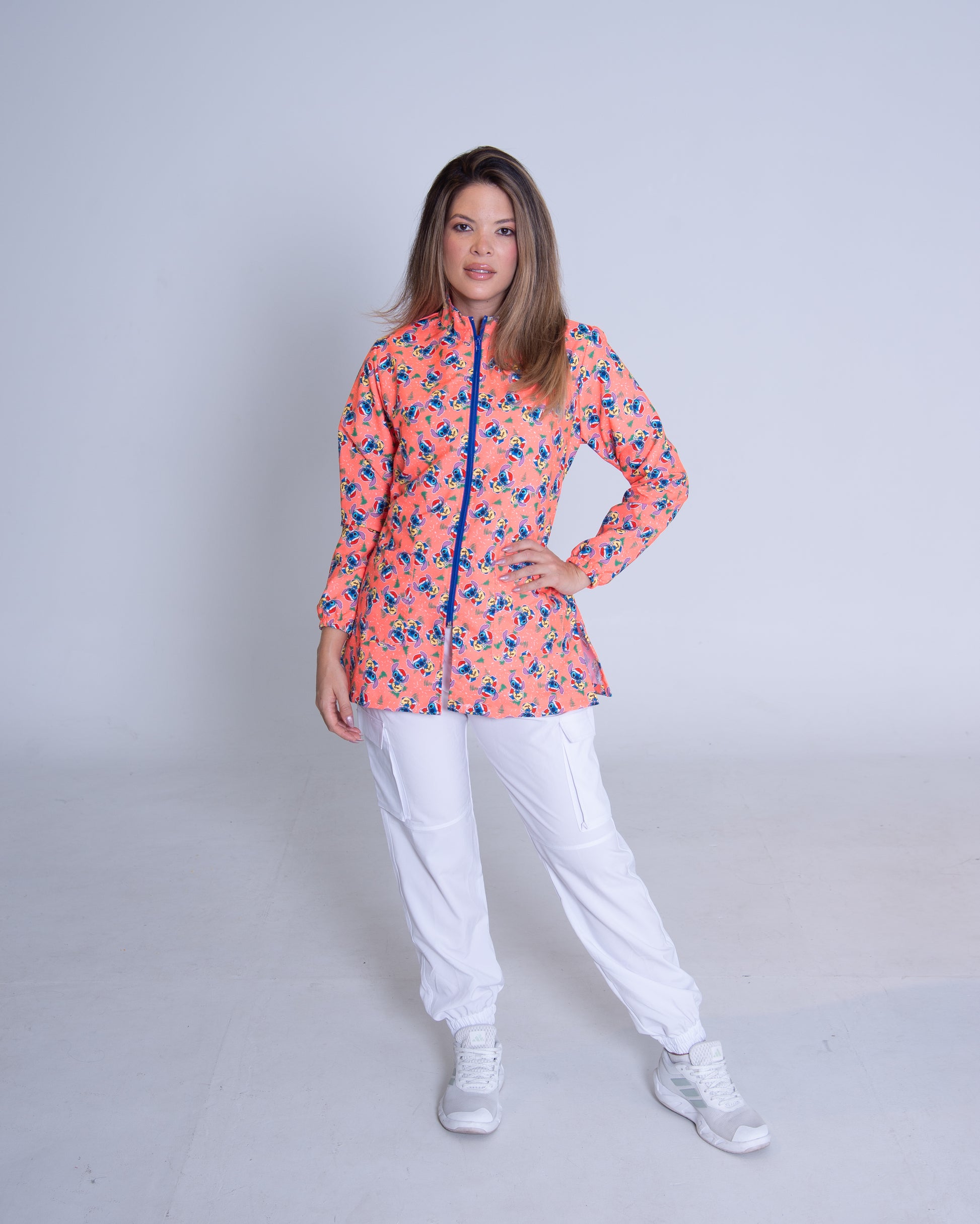 Bata médica premium antifluido holiday Dreamy Scrubs