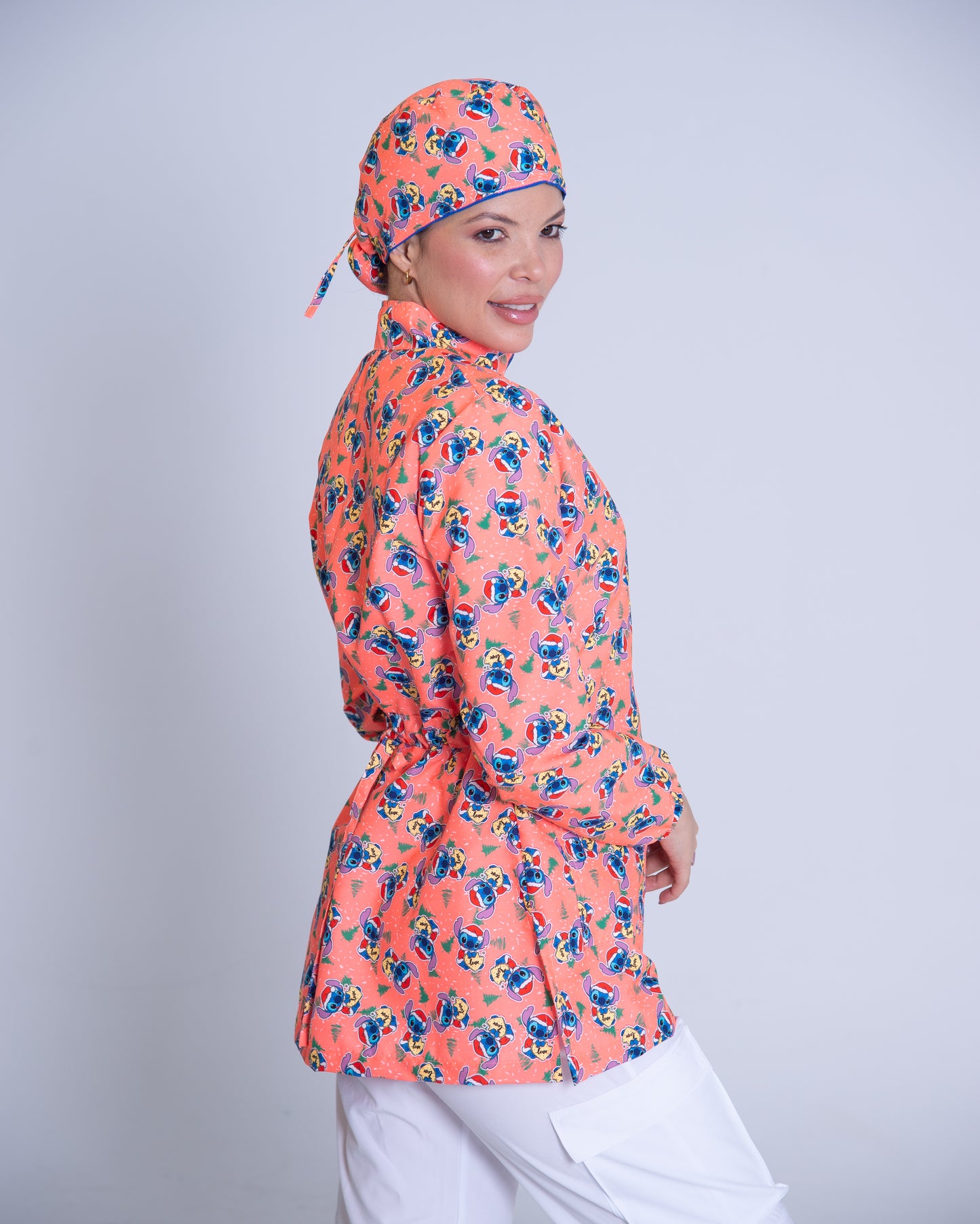 Bata médica premium antifluido holiday Dreamy Scrubs