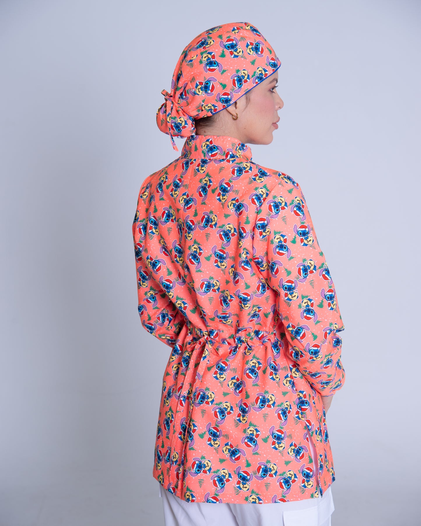 Bata médica premium antifluido holiday Dreamy Scrubs