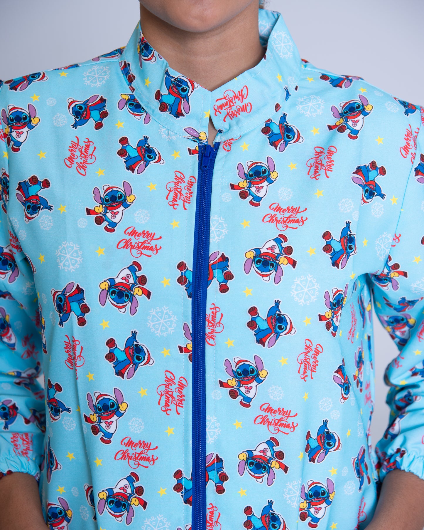 Bata médica premium antifluido holiday Dreamy Scrubs