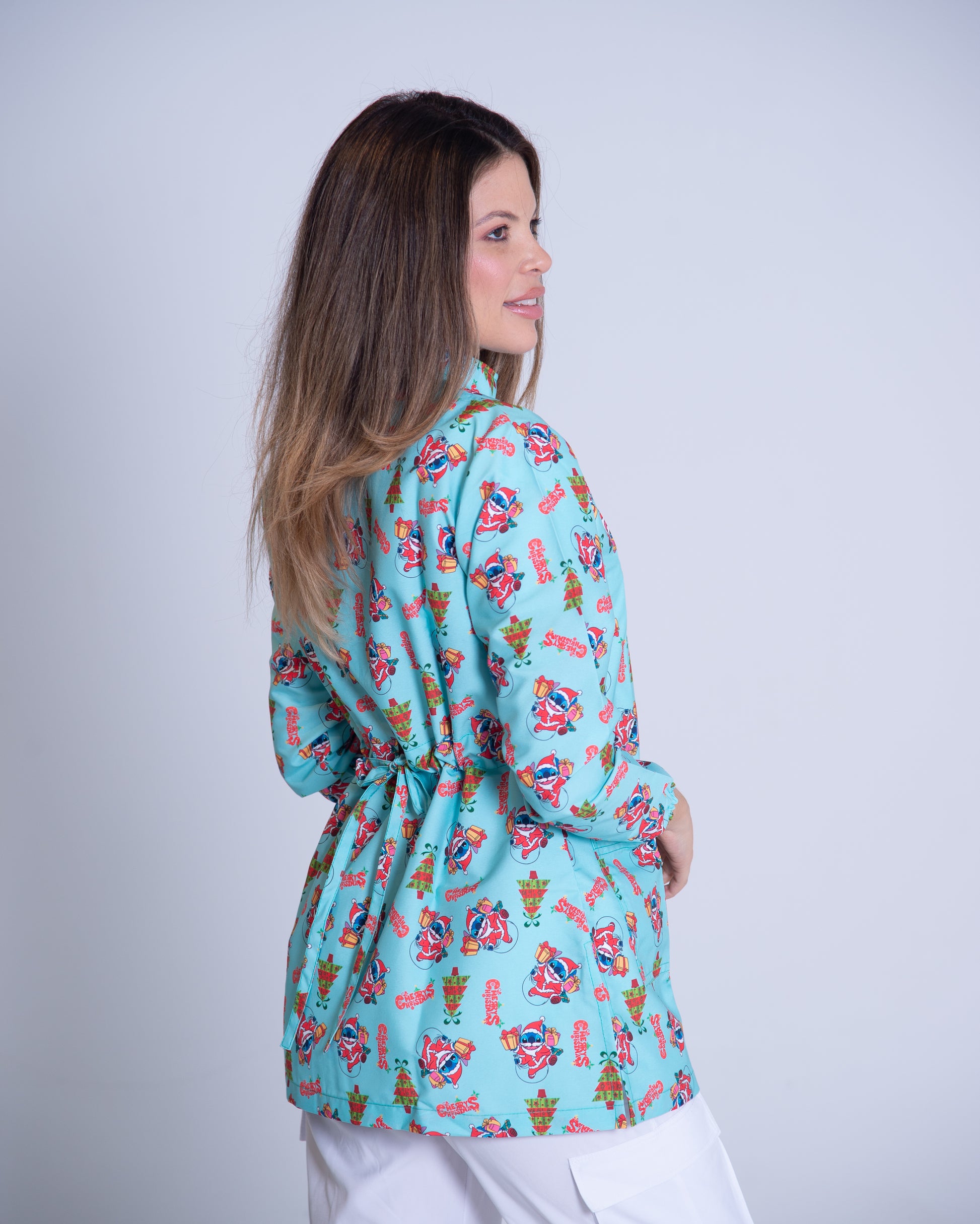 Bata médica premium antifluido holiday Dreamy Scrubs